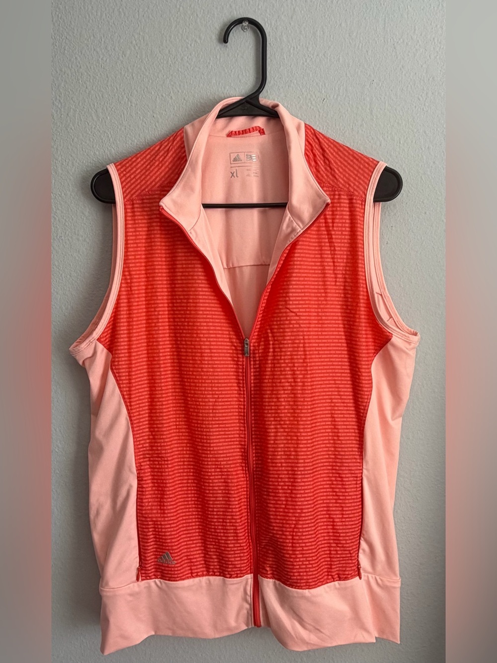 Adidas Technical Wind Women's Athletic Golf Vest in Coral and Pink- Size XL